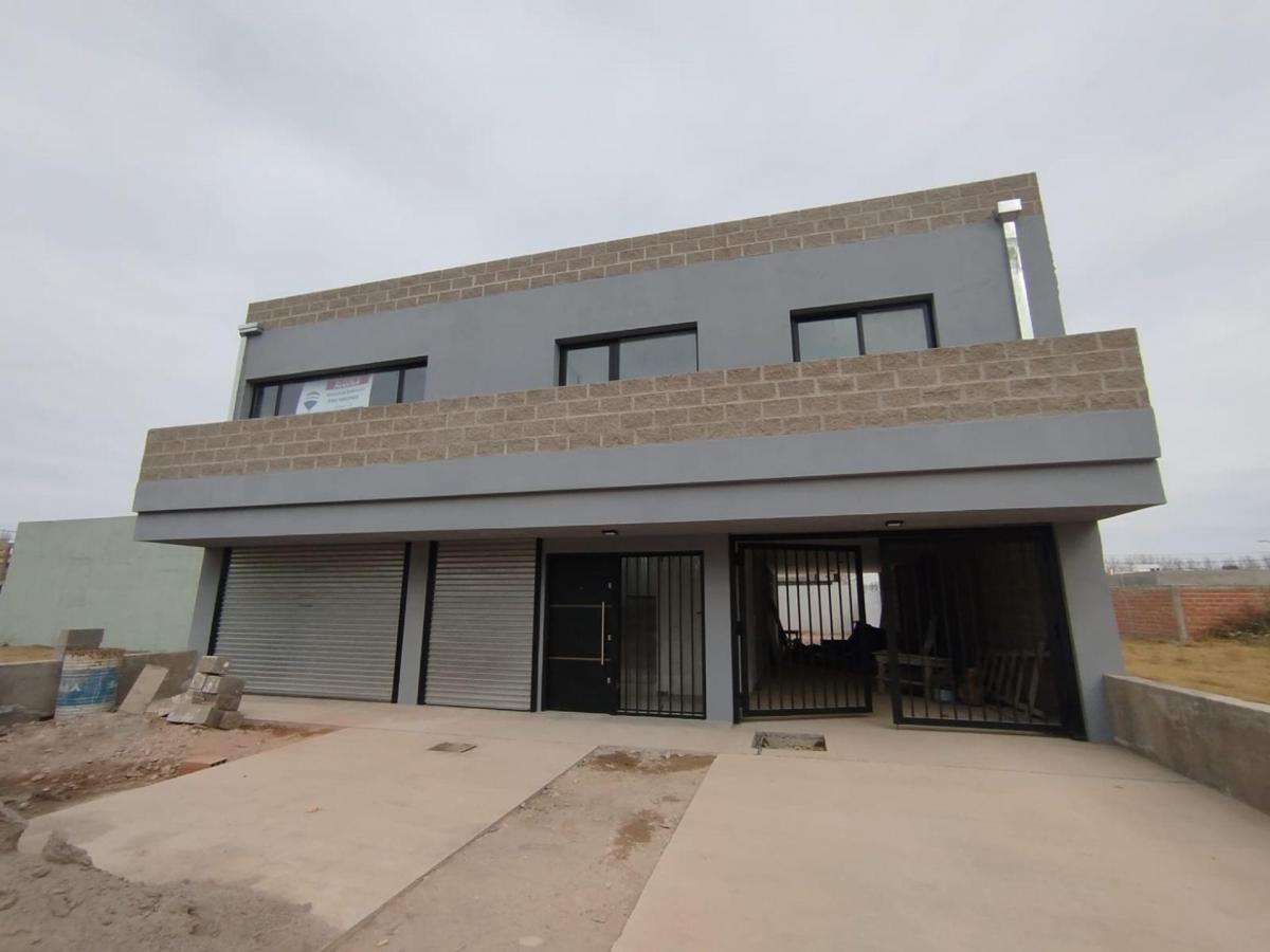 Jujuy 1100,  Cipolletti, Río Negro