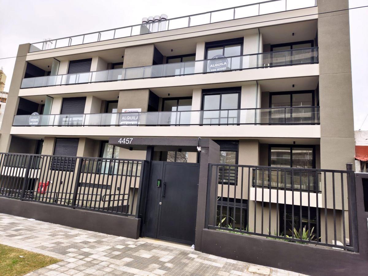 Pérez Gomar 4400