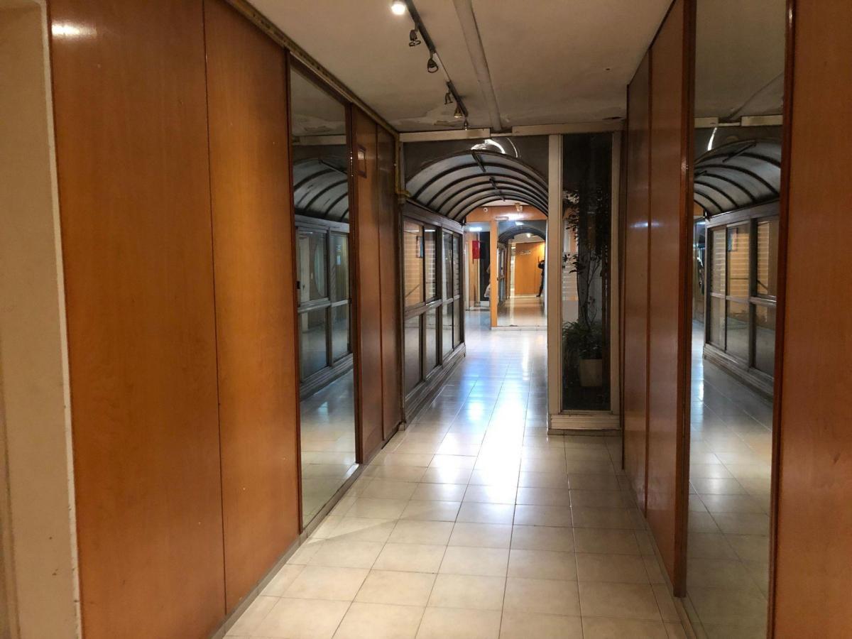 Avenida Hipólito Yrigoyen 1500