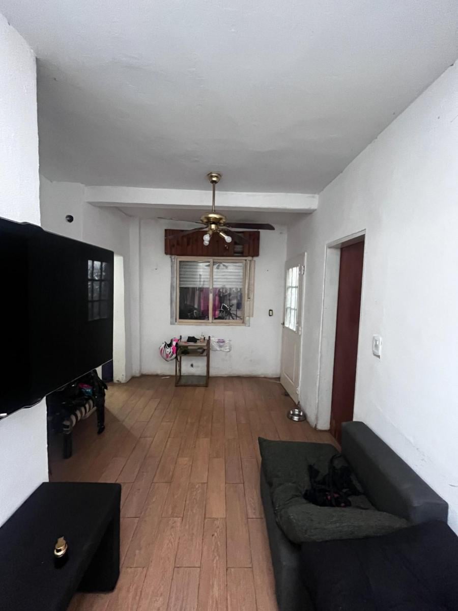 Rauch 1100,  Caseros, Tres de Febrero