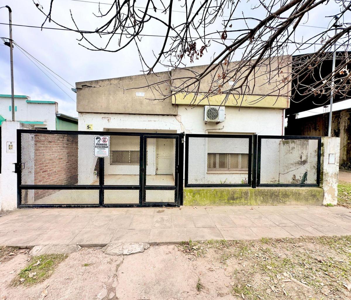 Calle E López 6100